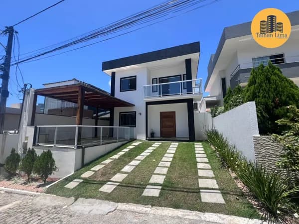 Casa Alto Padrão em Lauro de Freitas, 4/4 sendo 3 suites, reversivel, porteira fechada, decorada