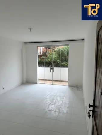 Apartamento em Brotas | 3/4, Sendo 1 Suíte | Com 140m² | Dependência Completa | Com varanda | Boa vizinhança e fácil acesso a transporte público, mercados, escolas e tudo o que você precisa no dia a dia!