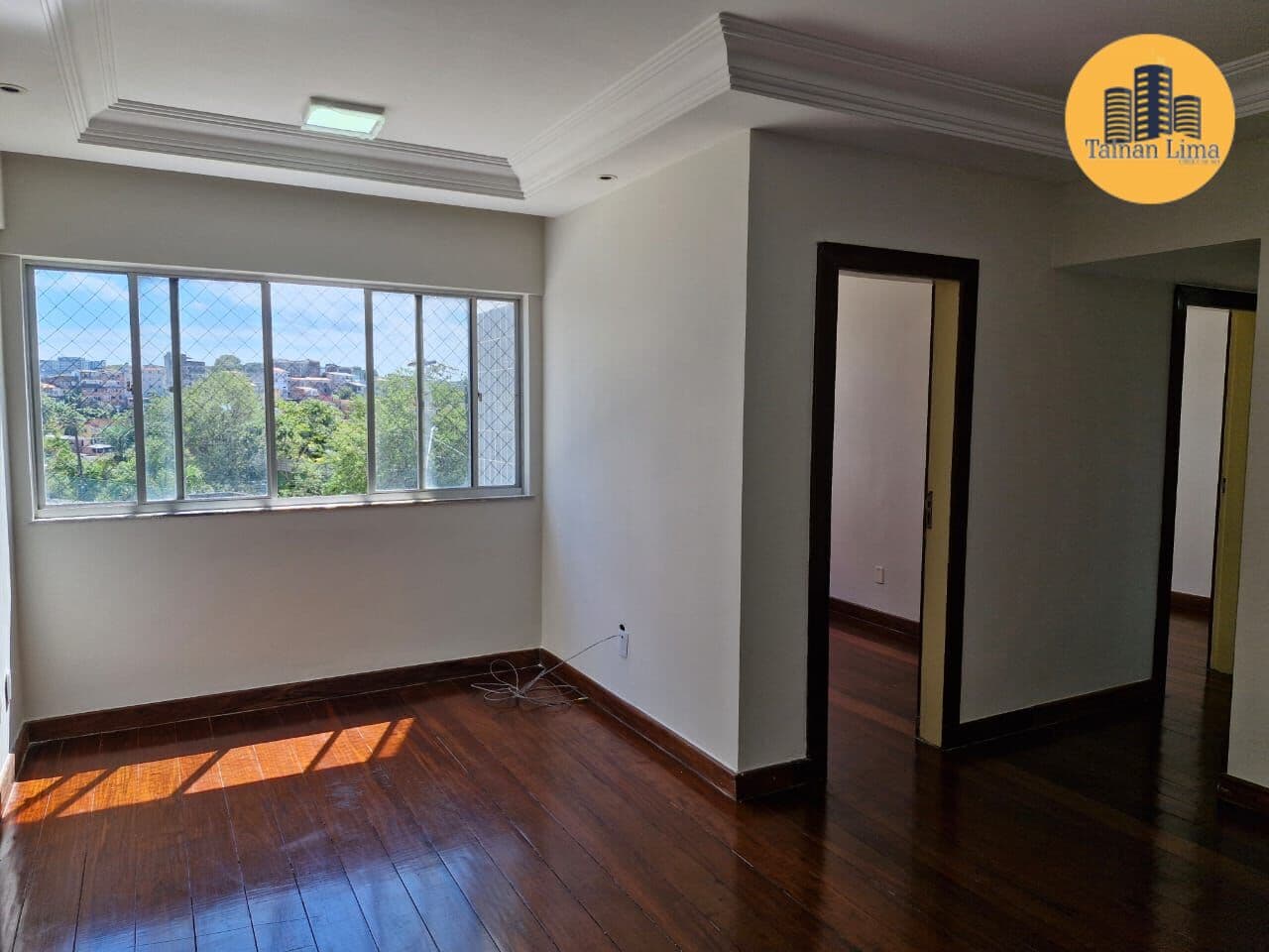 Apartamento na paralela, proximo a SERPRO, com 3 dormitorios, bem localizado, 73m².