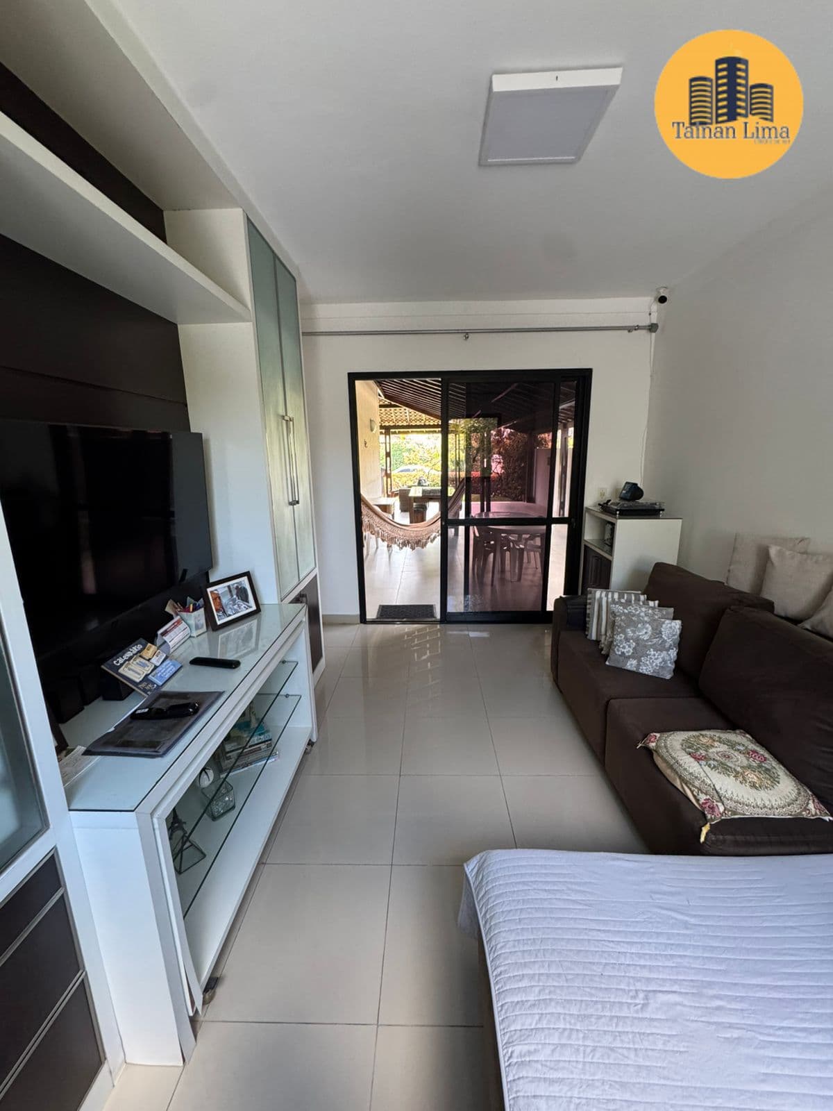 Casa na Orlando Gomes, reformada, bem localizada, com 4 quartos, sendo 3 suites.
