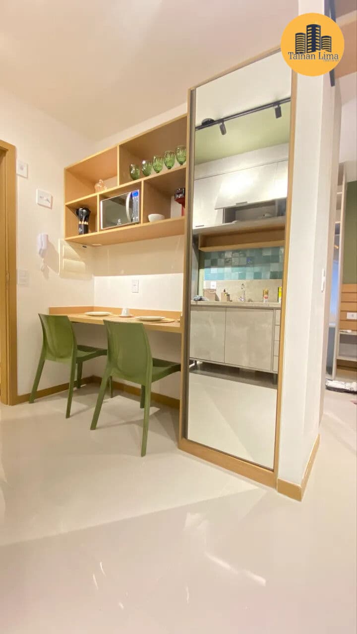 Apartamento na Ondina, prédio novo, com área de lazer, proximo a praia, com 1 dormitorio, reformado