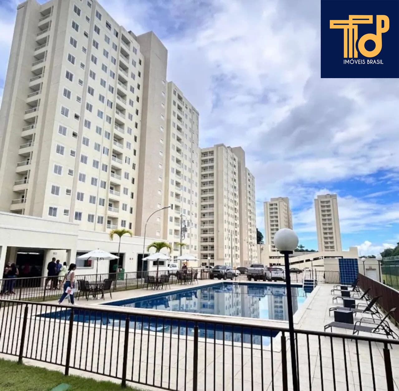 Apartamento em Pirajá | 2/4 | Com 47m² | Vaga de Garagem | Com Varanda | Condomínio com Mercadinho Próprio, Piscina, Elevadores e muito mais!