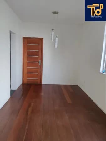 Apartamento no Jardim Apipema | 3/4, Sendo 1 Suíte | Com 104m² | Com Varanda | Vaga de Garagem Coberta | Dependência Completa | Fácil Acesso a Todos os Serviços!