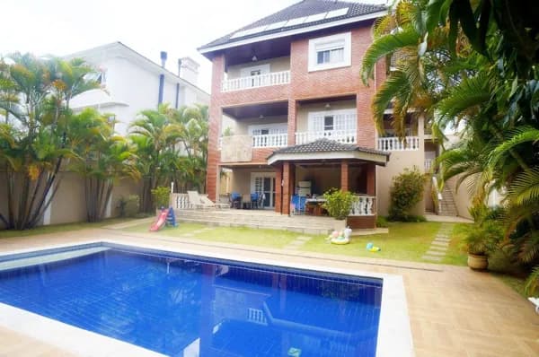 Casa em Alphaville Alto padrão MOBILIADA