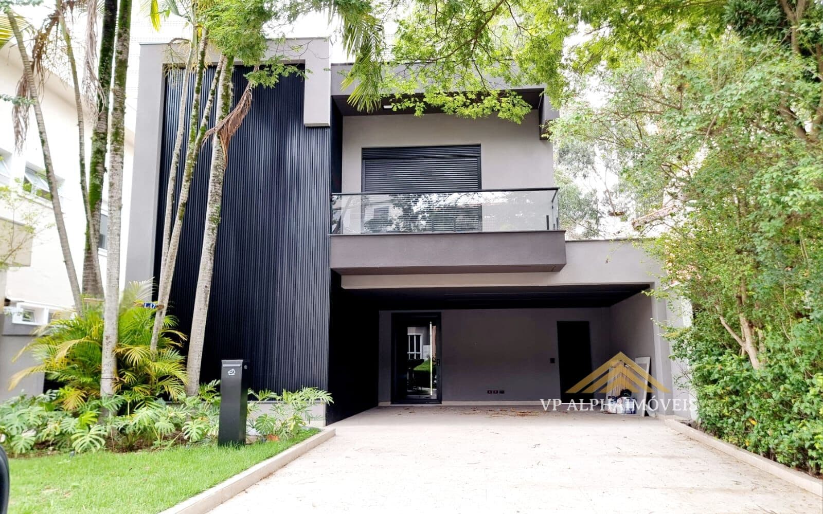 Linda casa com vista nos fundos semi mobiliada
