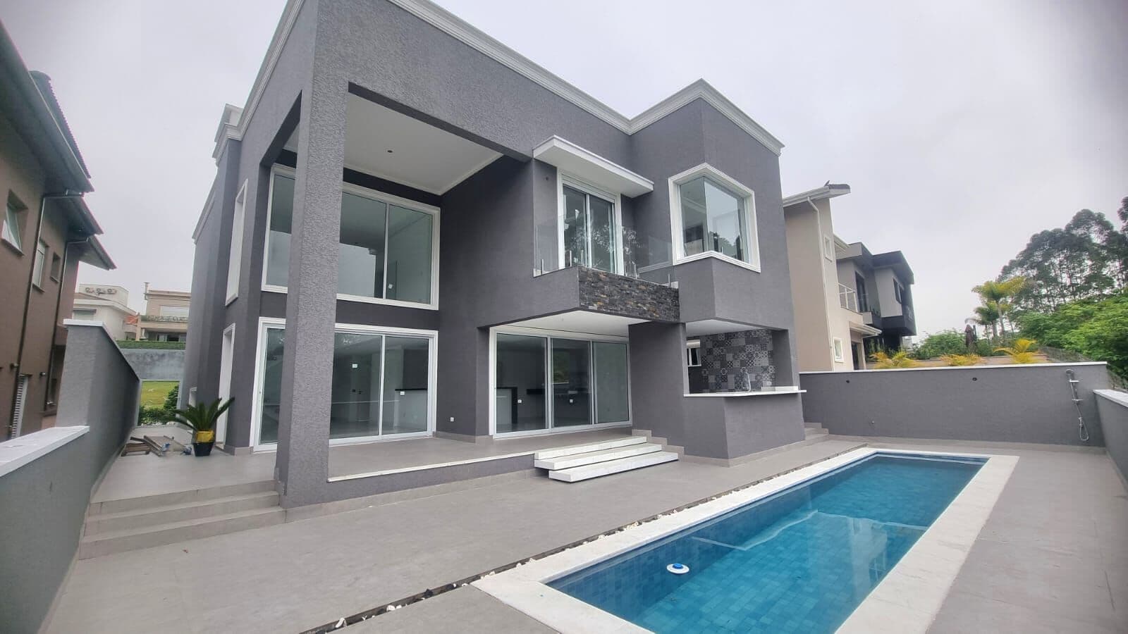 Linda casa no Tamboré 11