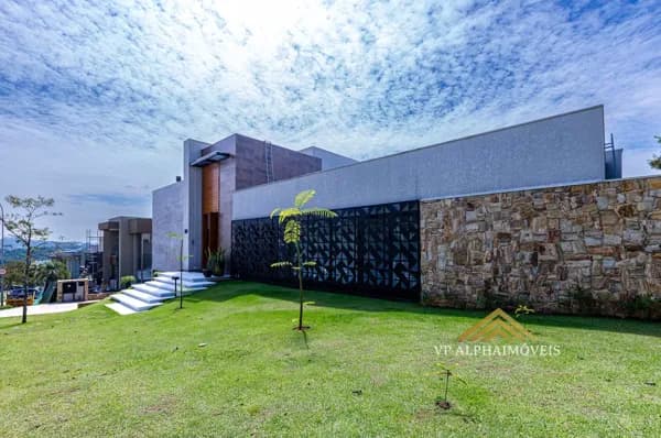 CASA ESPETACULAR DE ESQUINA