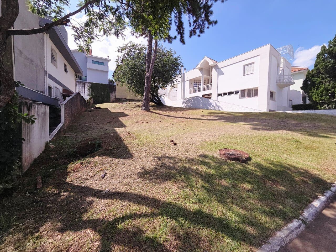 Terreno em Condomínio c/ projeto aprovado