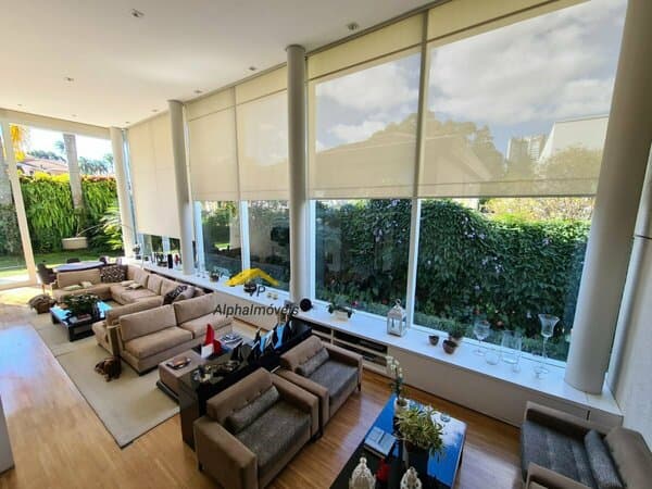 Casa em Alphaville Alto padrão MOBILIADA