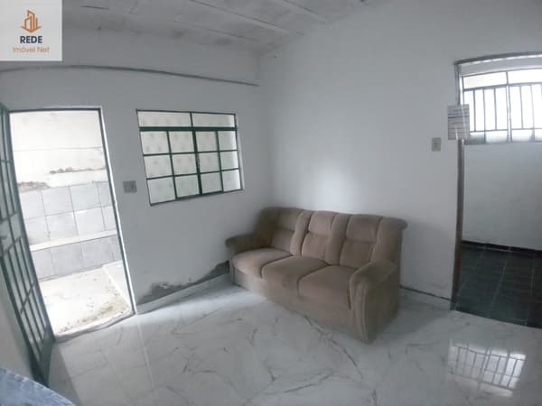 Casa Padrão Com Quintal