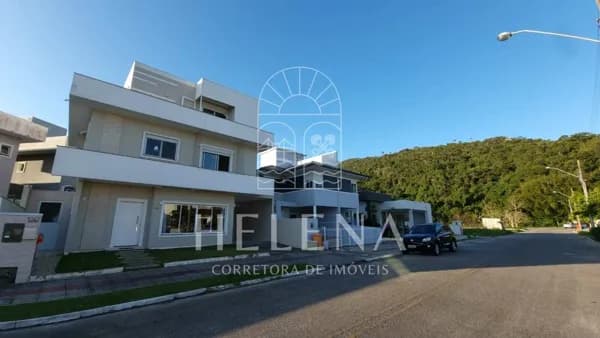 Triplex com 3 suítes na Cachoeira do Bom Jesus