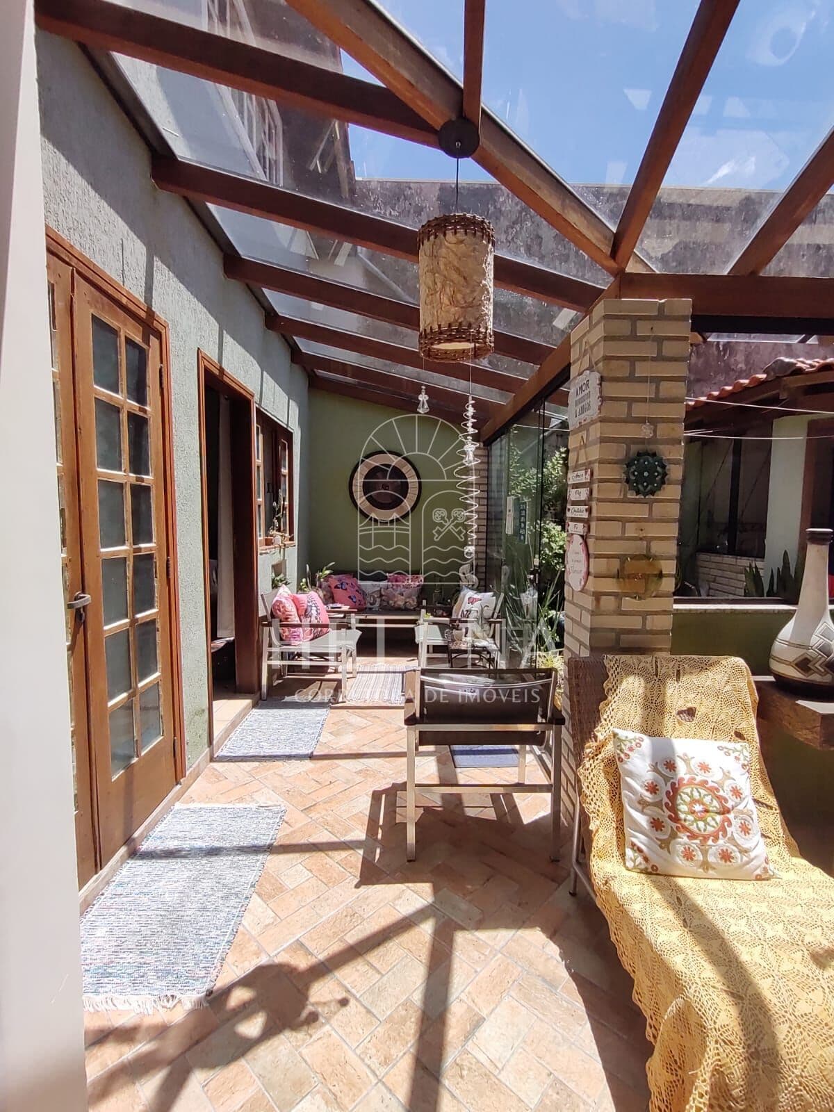 Ampla Casa com Piscina e 6 quartos nos Ingleses