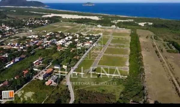 Terreno em Condomínio à 500m da Praia