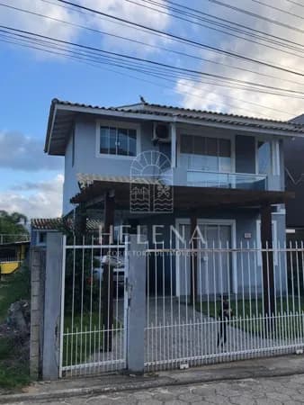 Casa com Dois Andares e Edícula no Rio Vermelho
