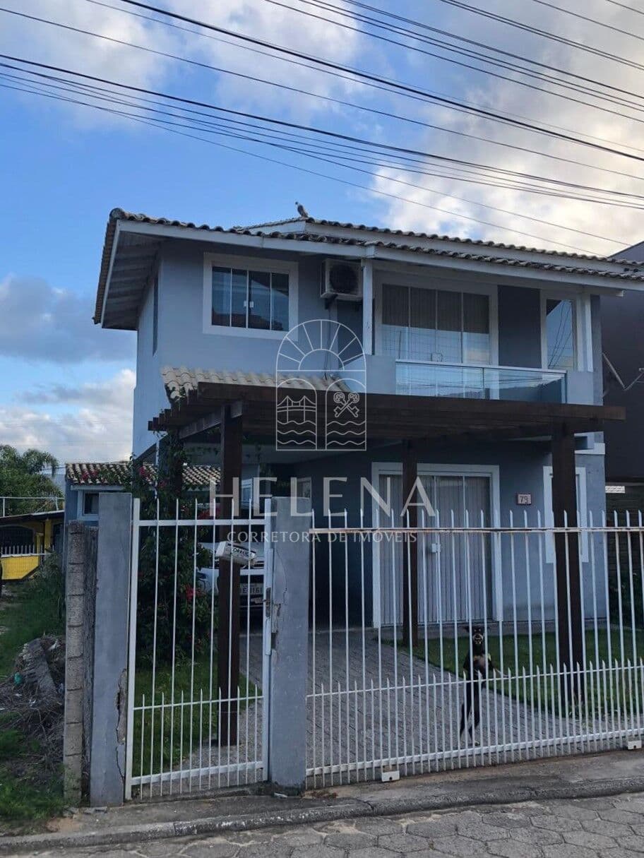 Casa com Dois Andares e Edícula no Rio Vermelho