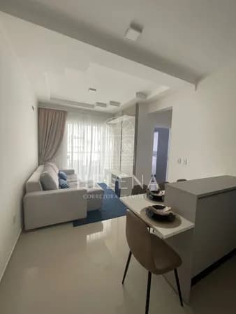 Apartamento mobiliado na quadra do mar