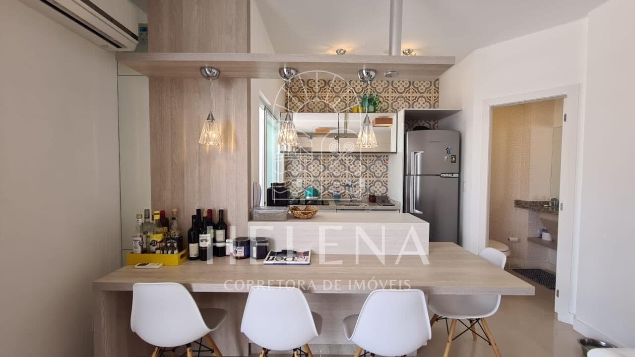 Cobertura Duplex em condomínio completo nas Gaivotas à 200m do mar