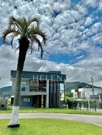 Casa em Condomínio Fechado com 3 Suítes
