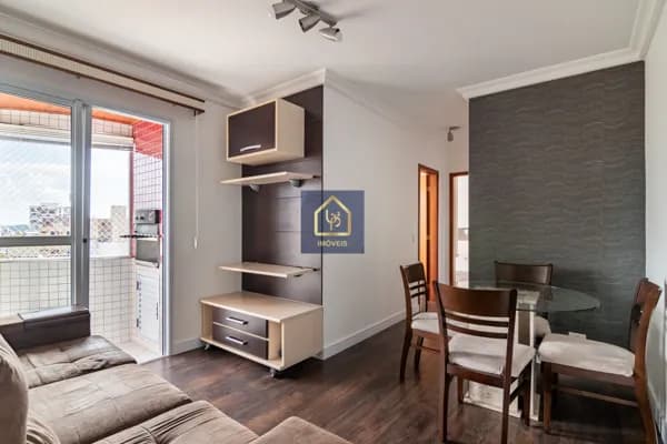 Apartamento com 2 dormitórios (1 suíte) à venda. São 58,65 m² privativos por R$ 520.000,00 no bairro Batel em Curitiba/PR
