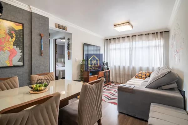 Apartamento mobiliado com 2 quartos à venda. São 45,60m² por R$ 269.000 no bairro Novo Mundo em Curitiba/PR