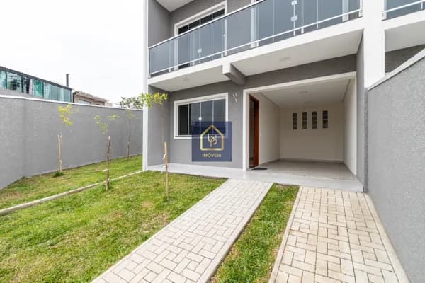 Sobrado com 3 dormitórios à venda. São 87,00 m² por R$ 550.000 no bairro Alto Boqueirão em Curitiba/PR