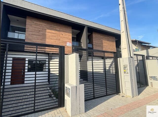 Casa Sobrado em Ulysses Guimarães, Joinville/SC