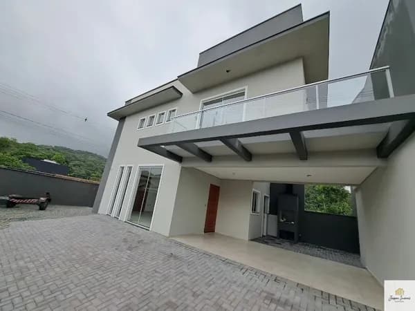 Casa Sobrado de esquina em Pirabeiraba, Joinville/SC