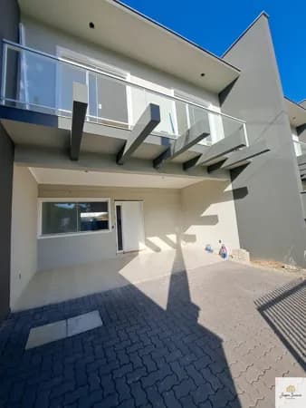 Casa Sobrado geminado localizado em Pirabeiraba, Joinville