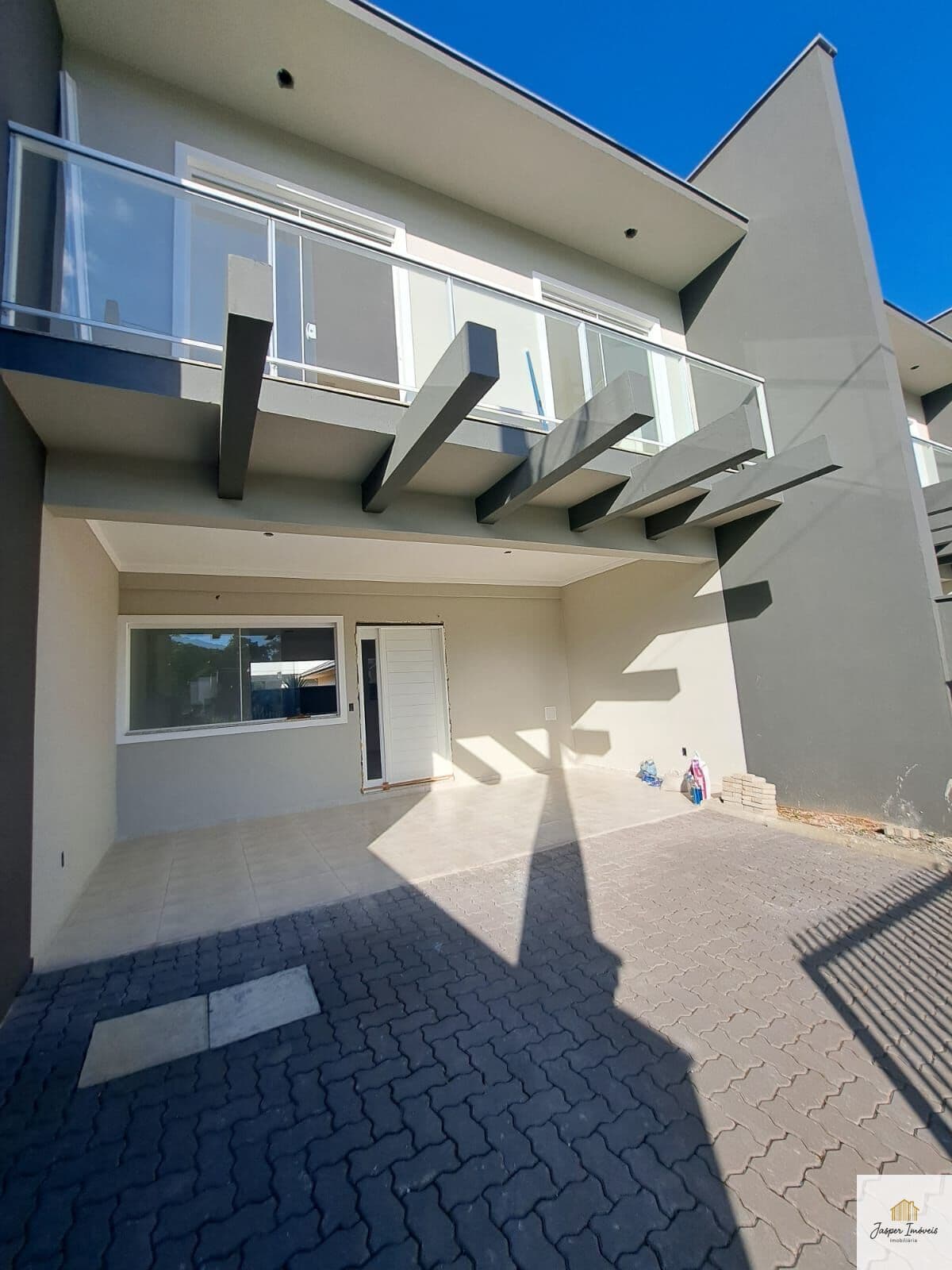Casa Sobrado geminado localizado em Pirabeiraba, Joinville
