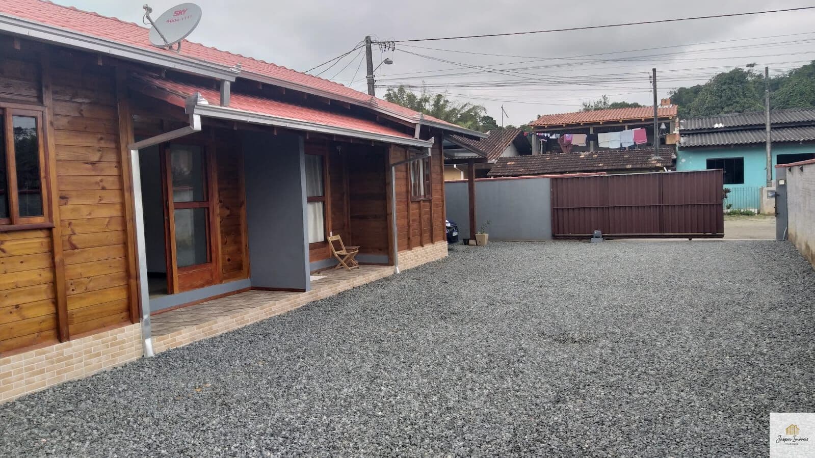 Terreno com 4 Casas mistas, Madeira tratada e Alvenaria, com 2 quartos cada