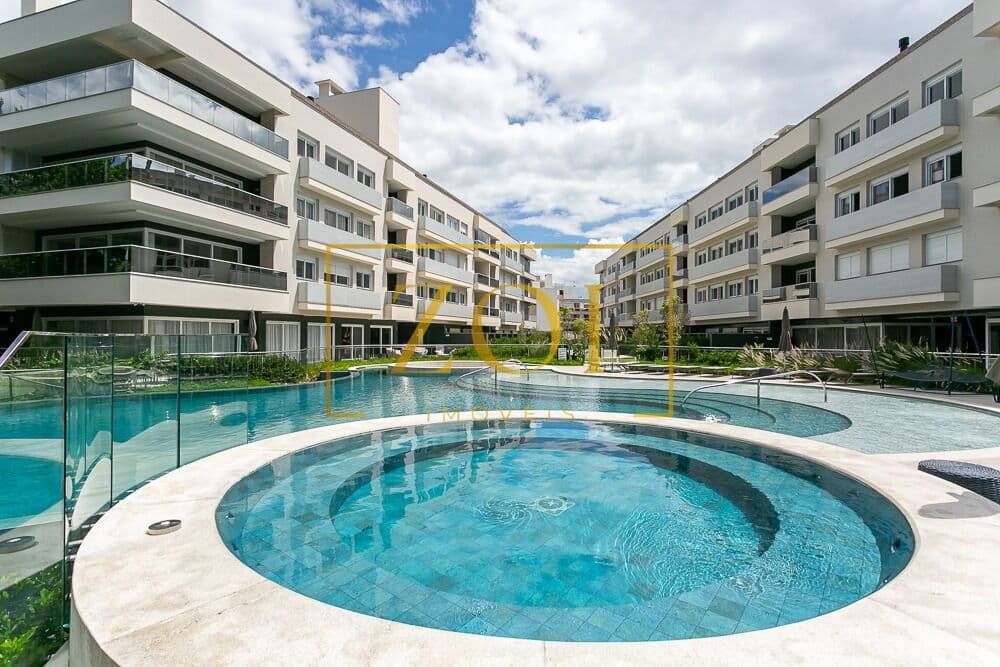 Cobertura Duplex em condomínio clube no Jurerê Tradicional