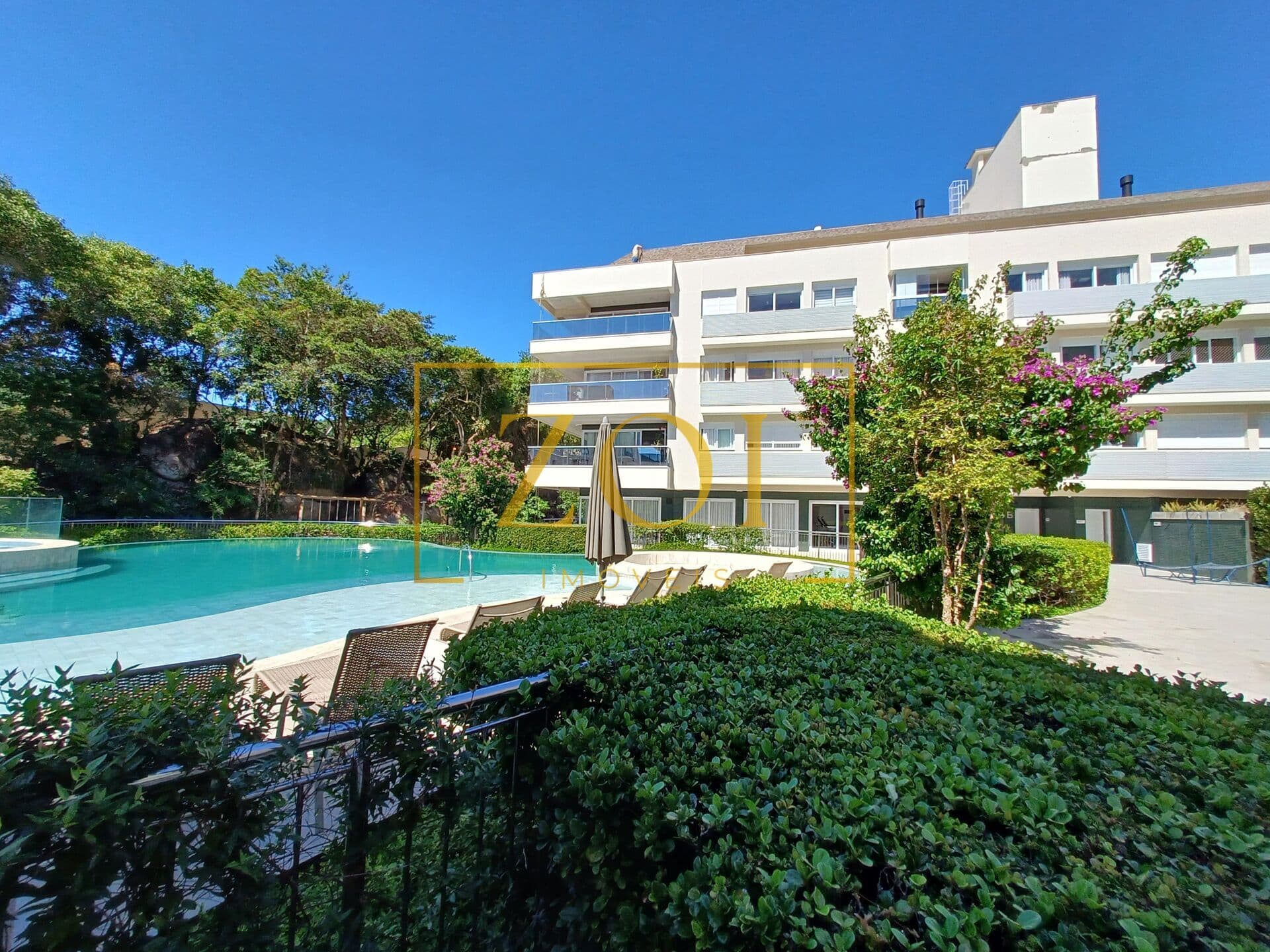 Cobertura Duplex em condomínio clube no Jurerê Tradicional