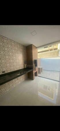 Linda Casa Alto Padrão em condomínio