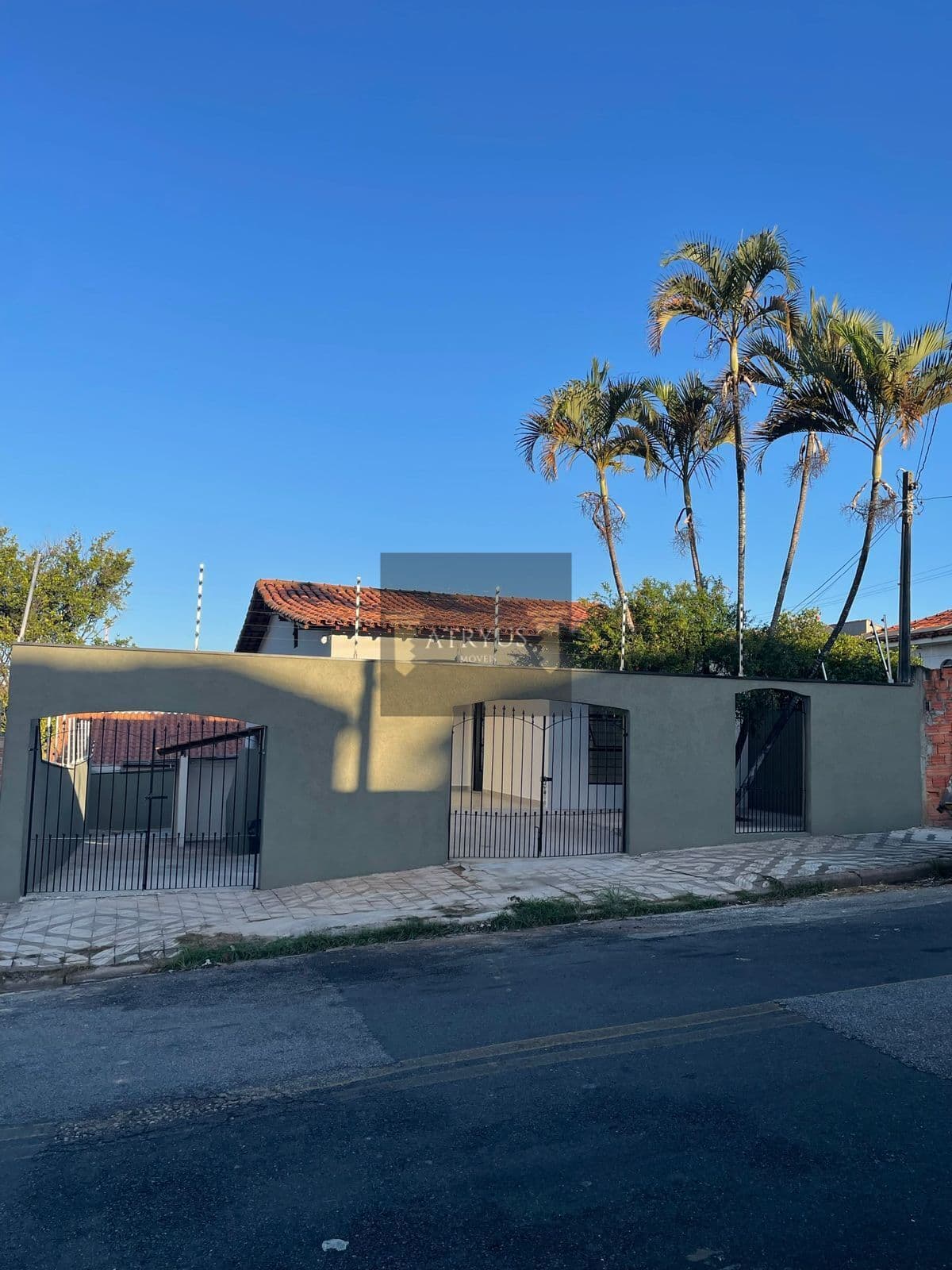 Casa Padrão - Residencial - Pronta para morar