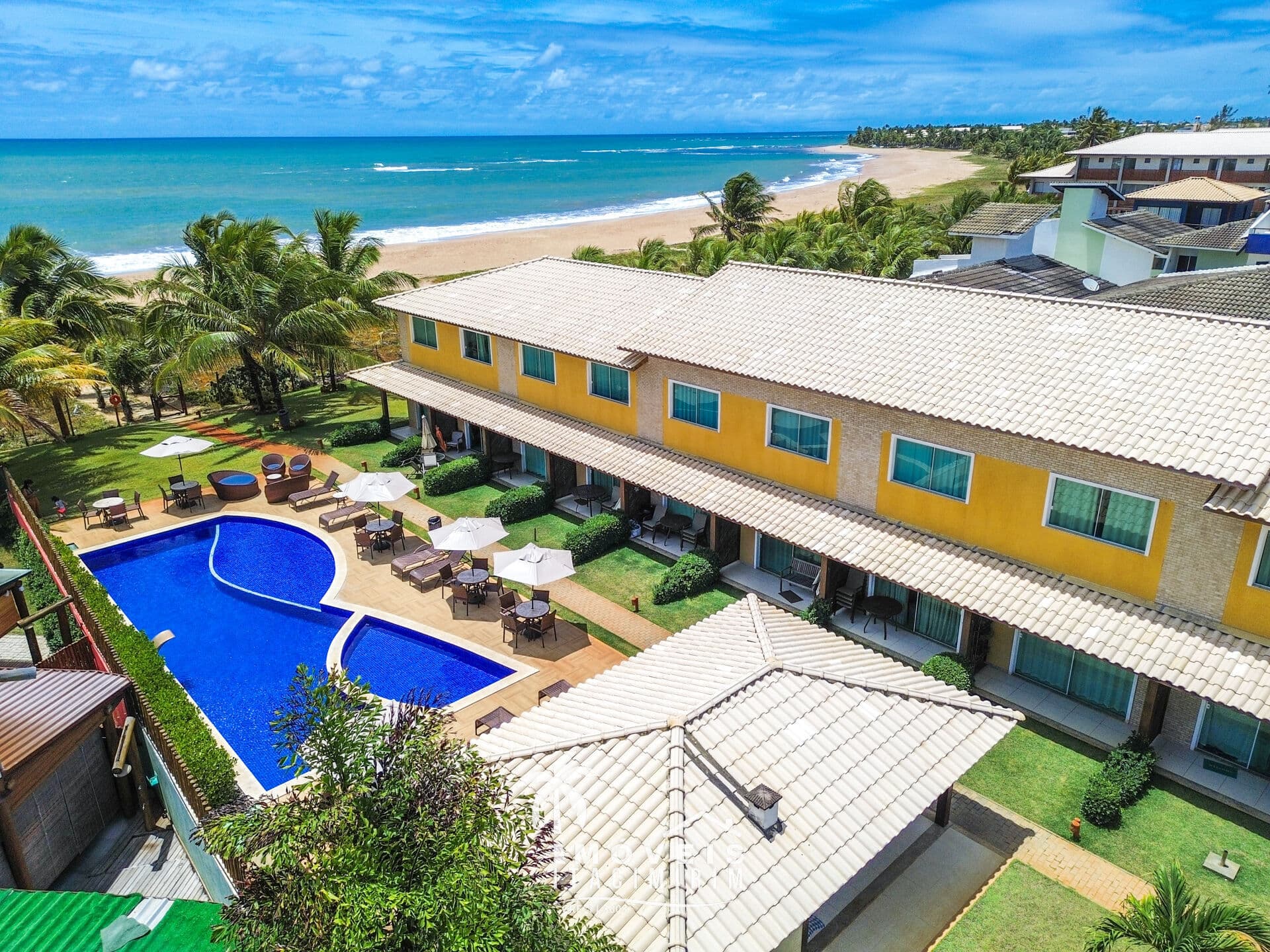 Apartamento à Venda 3 Suítes Pé Na Areia Vista Mar em Itacimirim