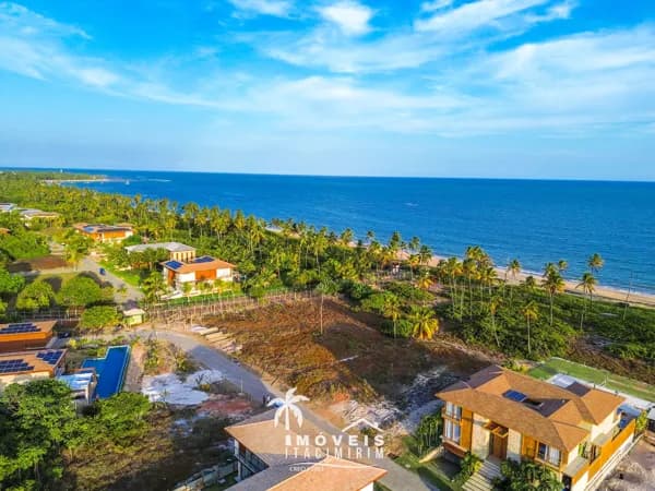 Lote FRENTE MAR em Condomínio Altíssimo Padrão em Praia do Forte