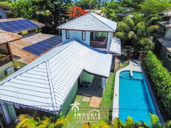 Casa à Venda 3 Suítes em Condomínio 50 Metros da Praia - Praia do Forte
