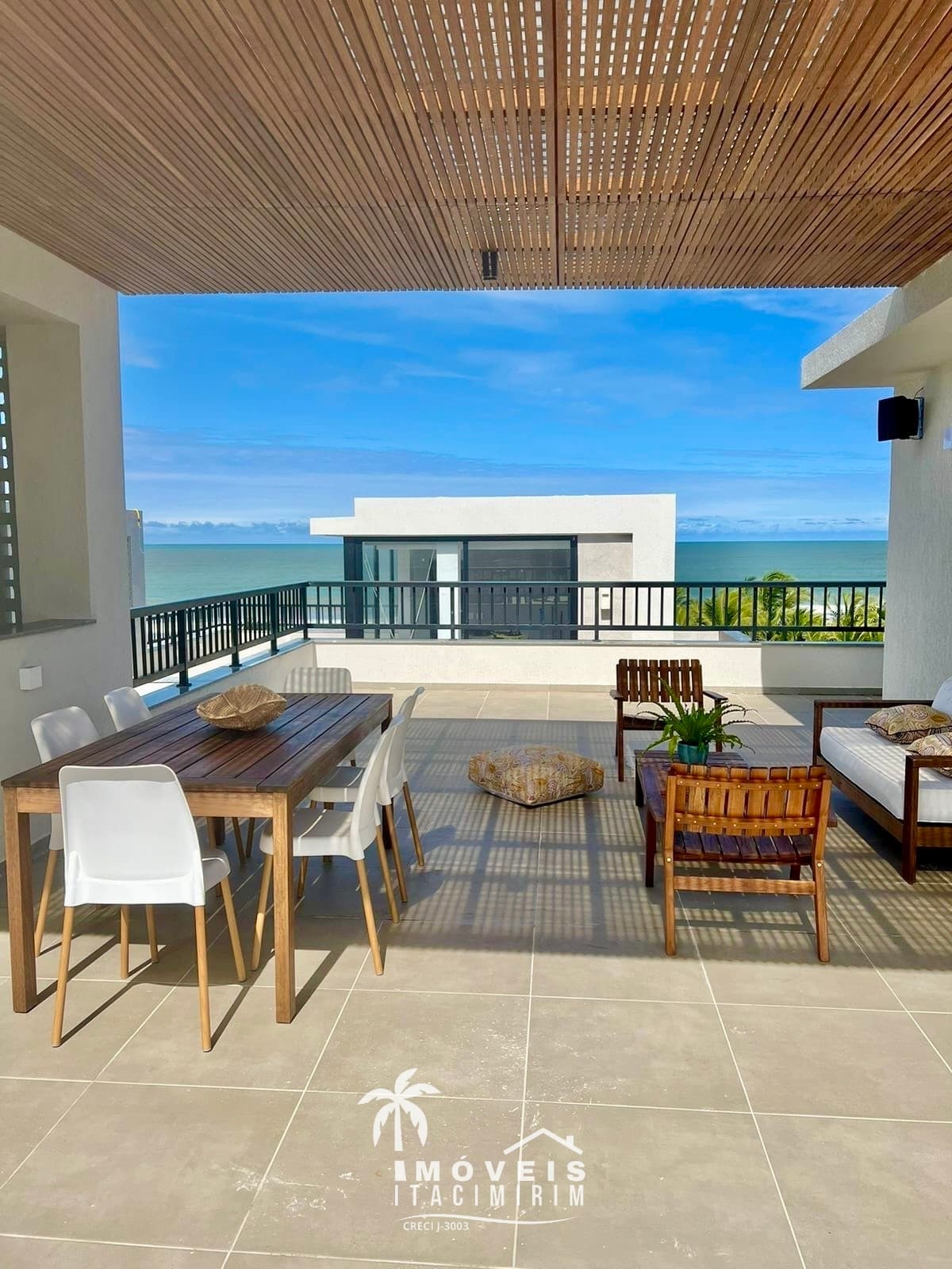 Apartamento à Venda 3/4 Frente Mar em Itacimirim