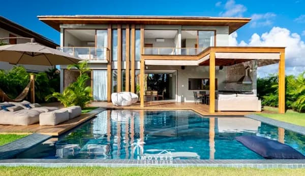 Casa à Venda 5 Suítes Condomínio Piscinas Naturais em Praia do Forte