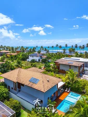Casa à Venda 5 Suítes Condomínio Piscinas Naturais - Praia do Forte