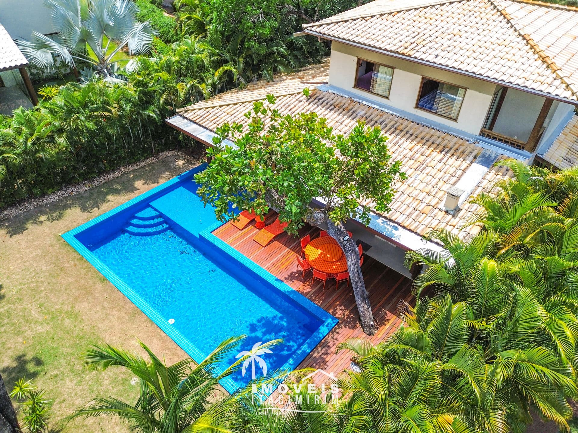 Casa à Venda 4 Suítes Alto Padrão em Condominio Praia do Forte