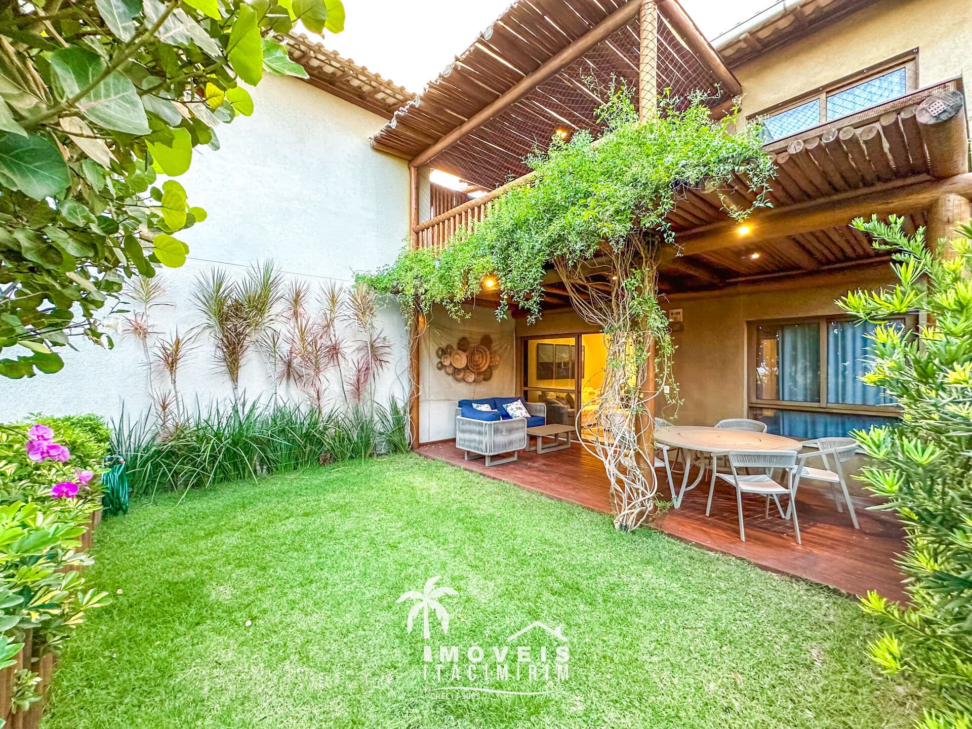 Casa à Venda em Itacimirim 3 Suítes Vista Mar Alto Padrão
