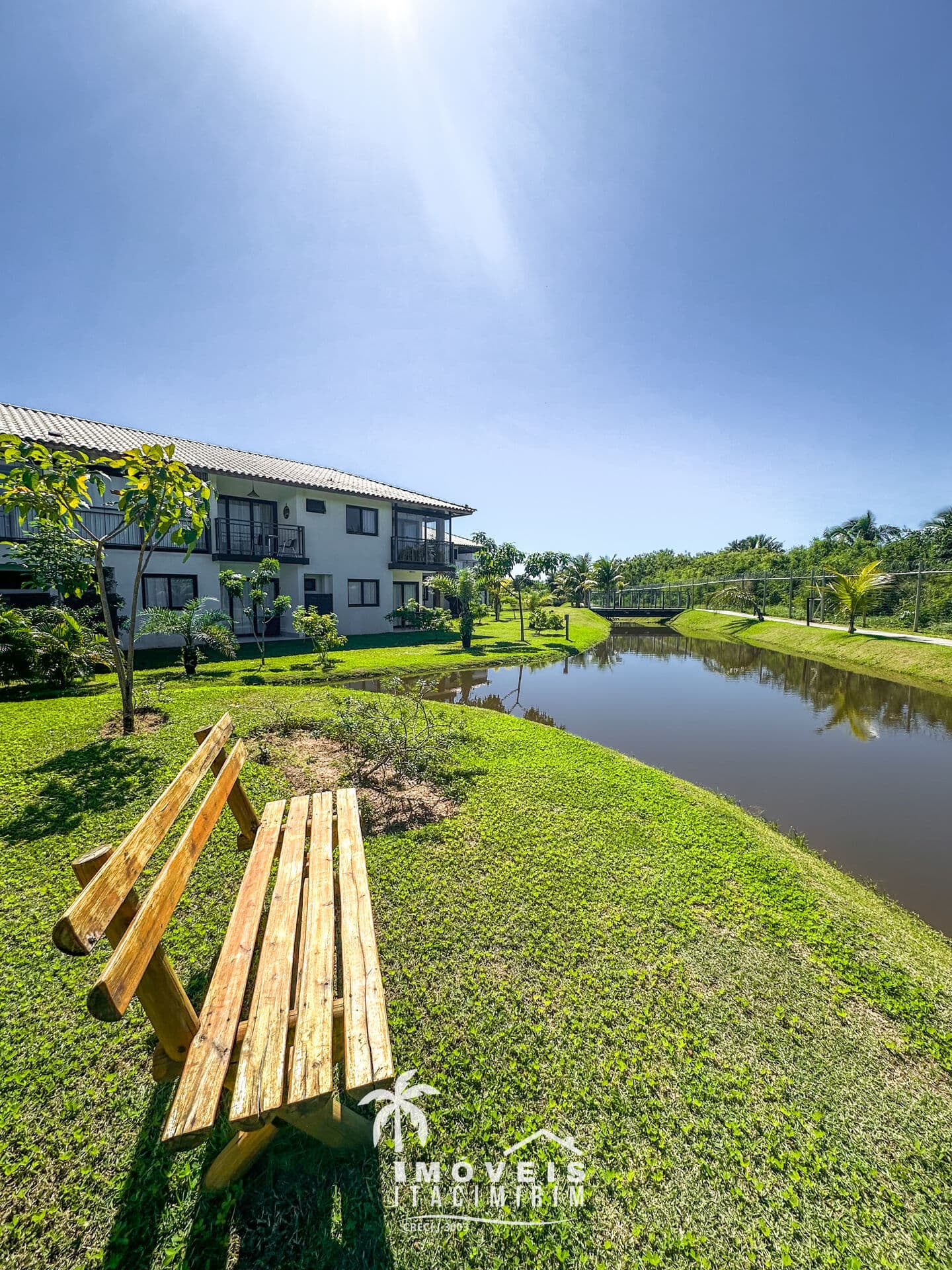 Apartamento 1/4 à venda Superior decorado e mobiliado em Condomínio Praia do Forte