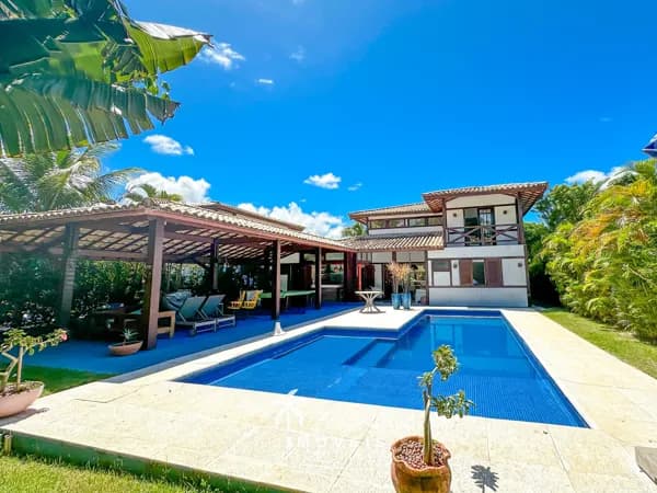 Casa à Venda em Praia do Forte Alto Padrão 5 Suítes
