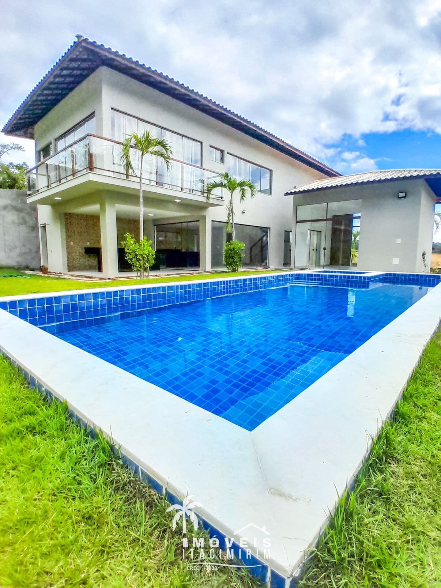 Casa a venda em condomínio em Praia do Forte Alto Padrão