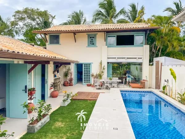 Casa 7/4 à Venda em condomínio, na Vila de Praia do Forte
