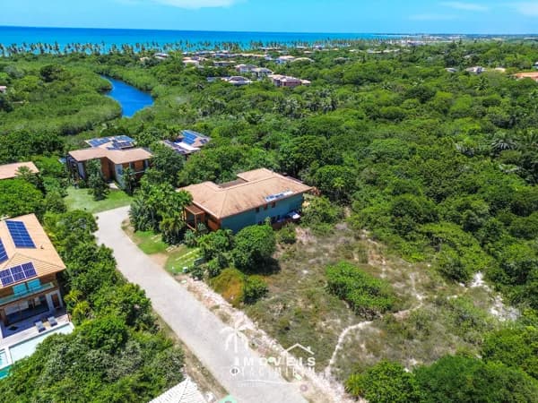 Lote no Condomínio Enseada do Castelo em Praia do Forte Alto Padrão 700m2