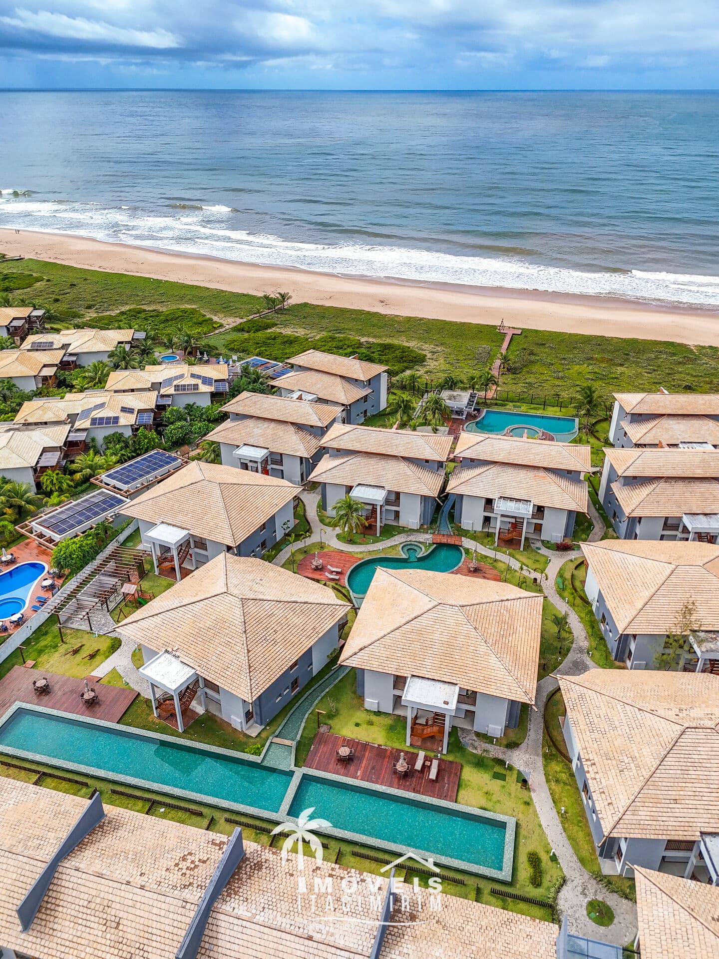 Apartamento à Venda FRENTE MAR 4 Suítes Superior - Itacimirim