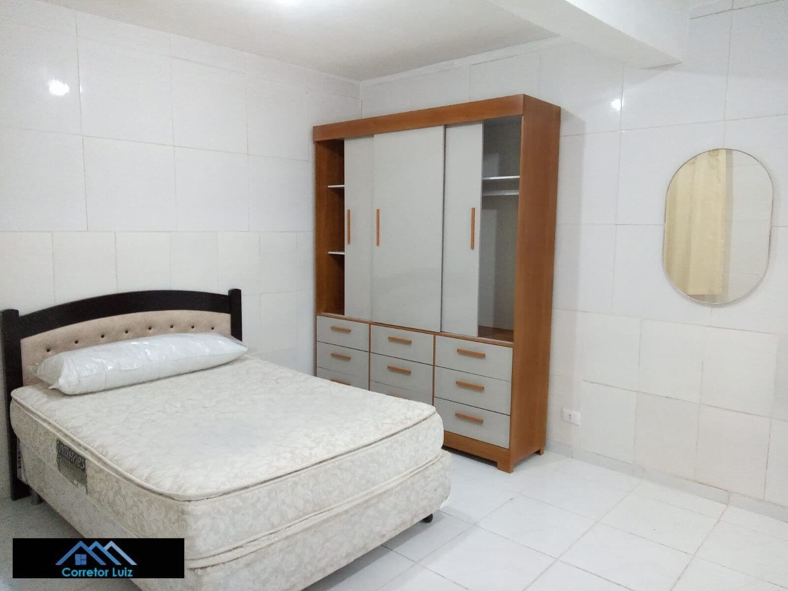 Casa Kitnet em Jardim Três Irmãos, Taboão da Serra/SP