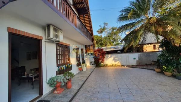 Casa estilo chalé para comprar em Indaial/SC